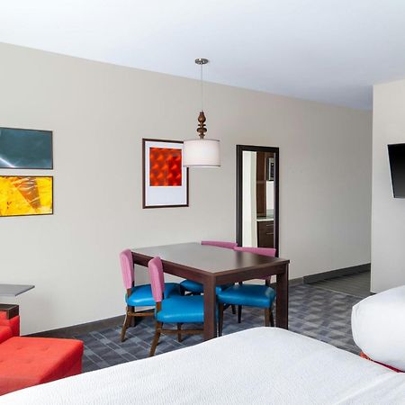 Towneplace Suites By Marriott Detroit Allen Park Exterior photo
