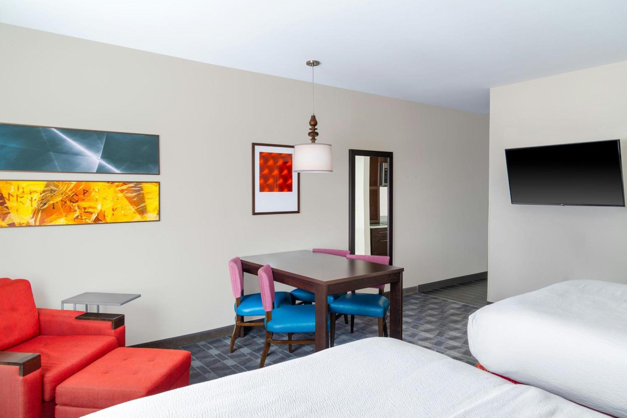 Towneplace Suites By Marriott Detroit Allen Park Exterior photo