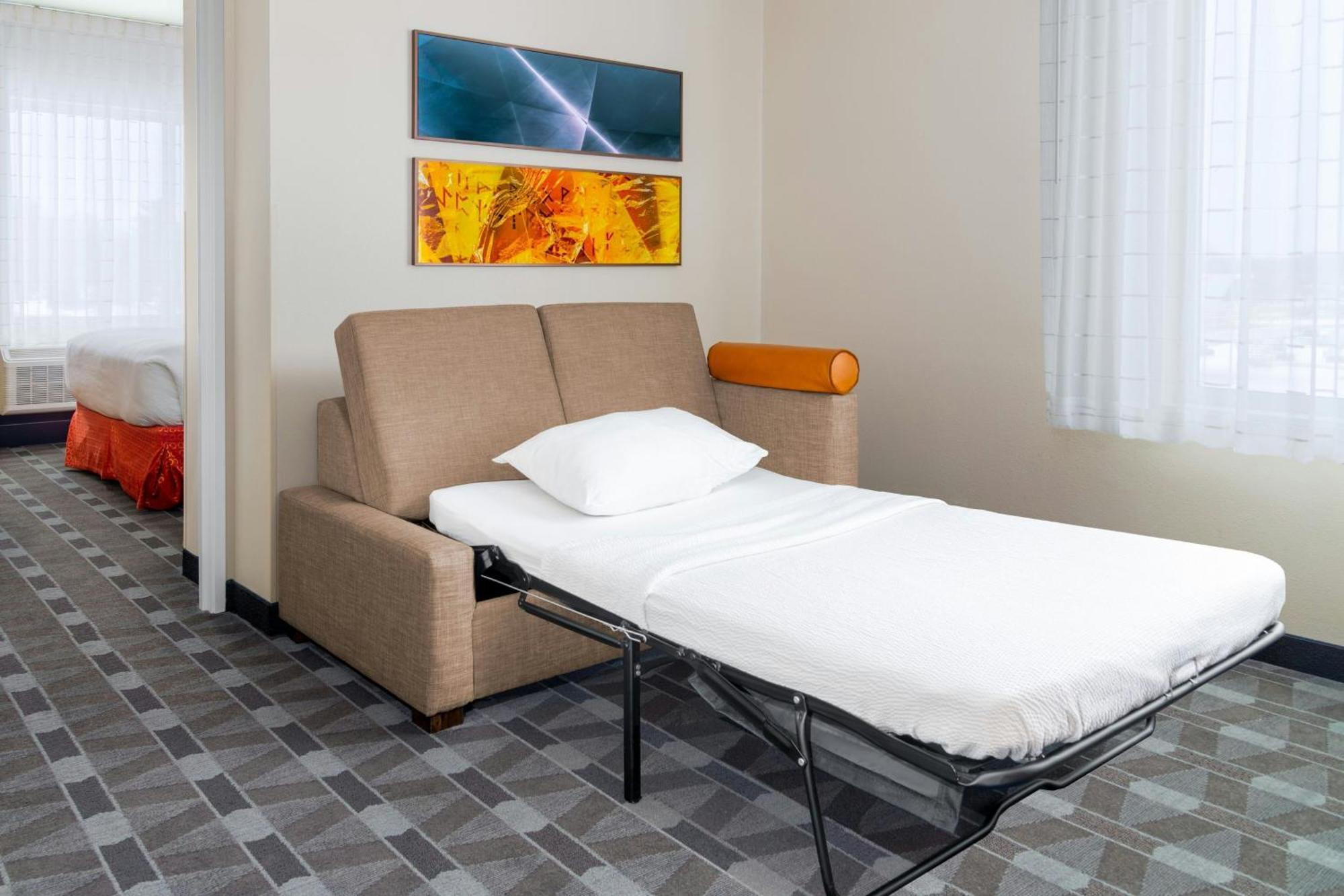 Towneplace Suites By Marriott Detroit Allen Park Exterior photo