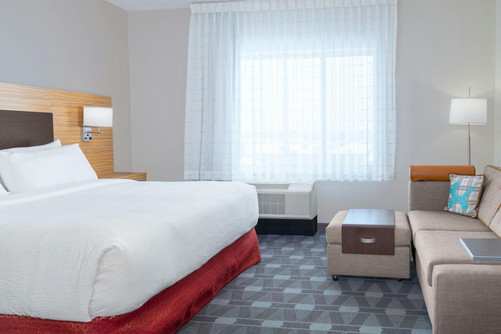 Towneplace Suites By Marriott Detroit Allen Park Exterior photo